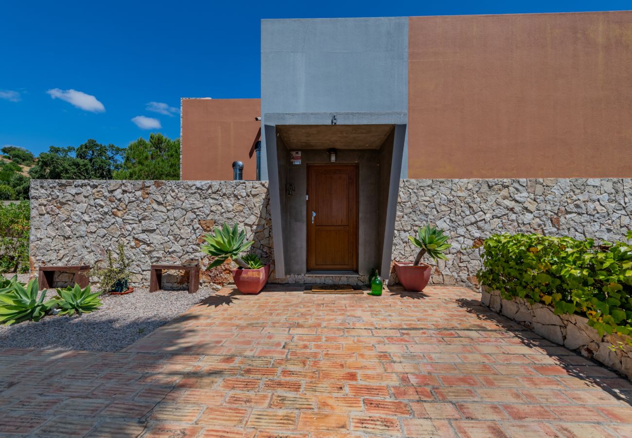 Villa em Santa Catarina Fonte Bispo - Moradia V4 com piscina privada - Corte do Peso (Stª Catarina Fonte do Bispo)