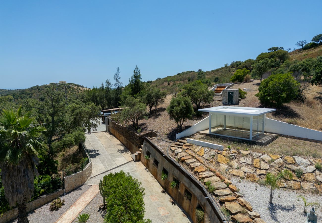 Villa em Santa Catarina Fonte Bispo - Moradia V4 com piscina privada - Corte do Peso (Stª Catarina Fonte do Bispo)