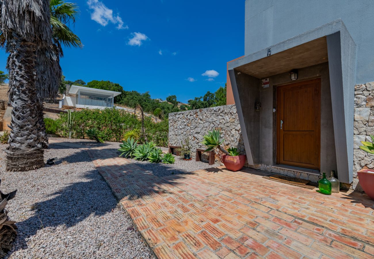 Villa em Santa Catarina Fonte Bispo - Moradia V4 com piscina privada - Corte do Peso (Stª Catarina Fonte do Bispo)