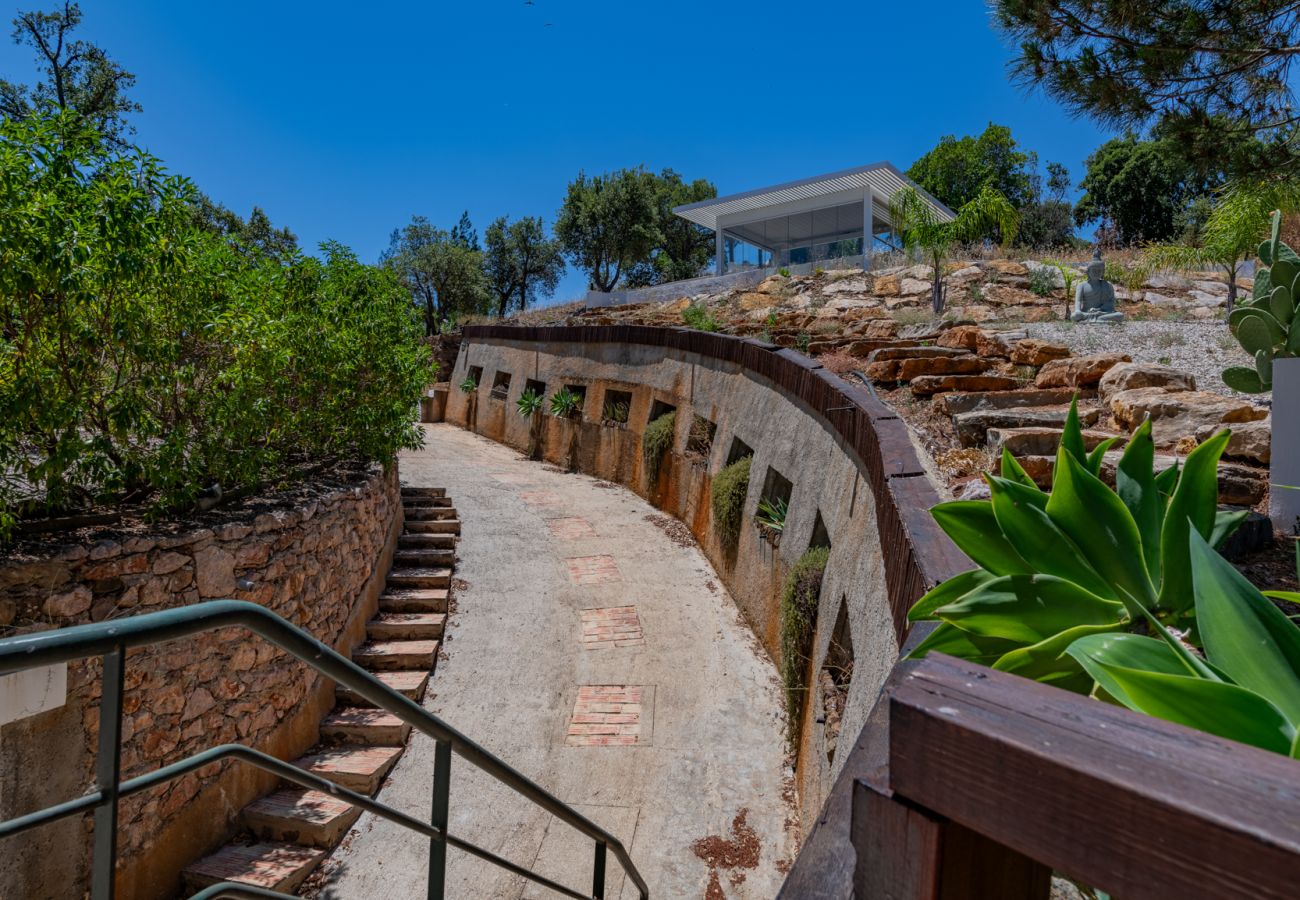 Villa em Santa Catarina Fonte Bispo - Moradia V4 com piscina privada - Corte do Peso (Stª Catarina Fonte do Bispo)