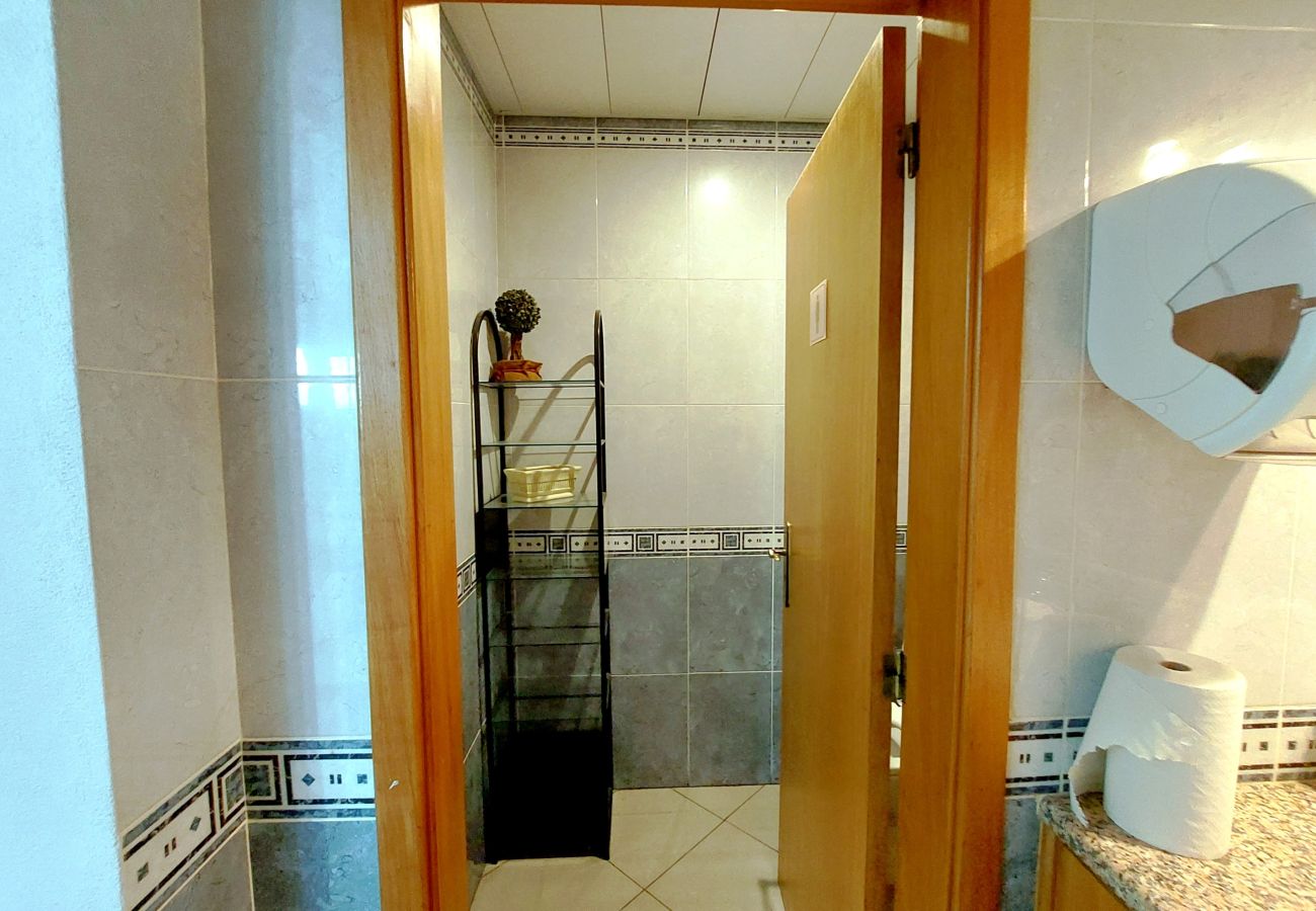 Local comercial em Gambelas - Espaço Comercial para Venda em Montenegro, Faro - Investimento Algarve